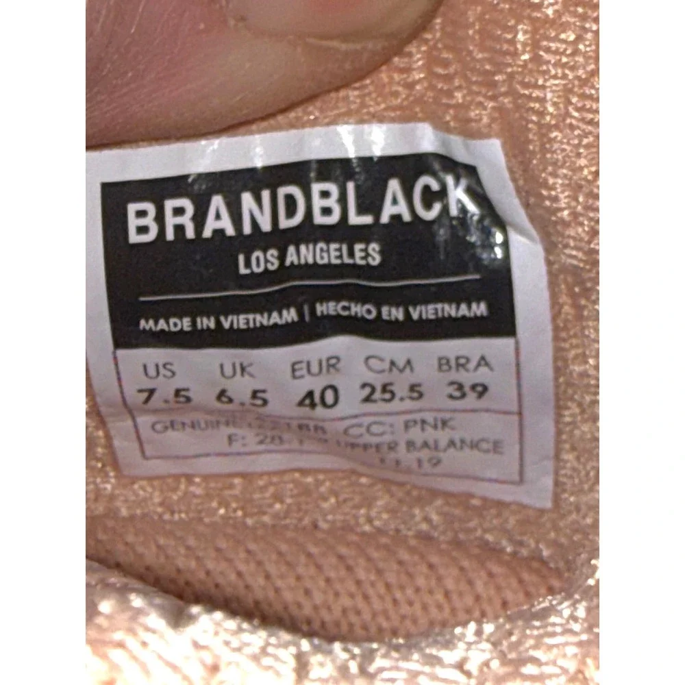 Brandblack saga sneakers